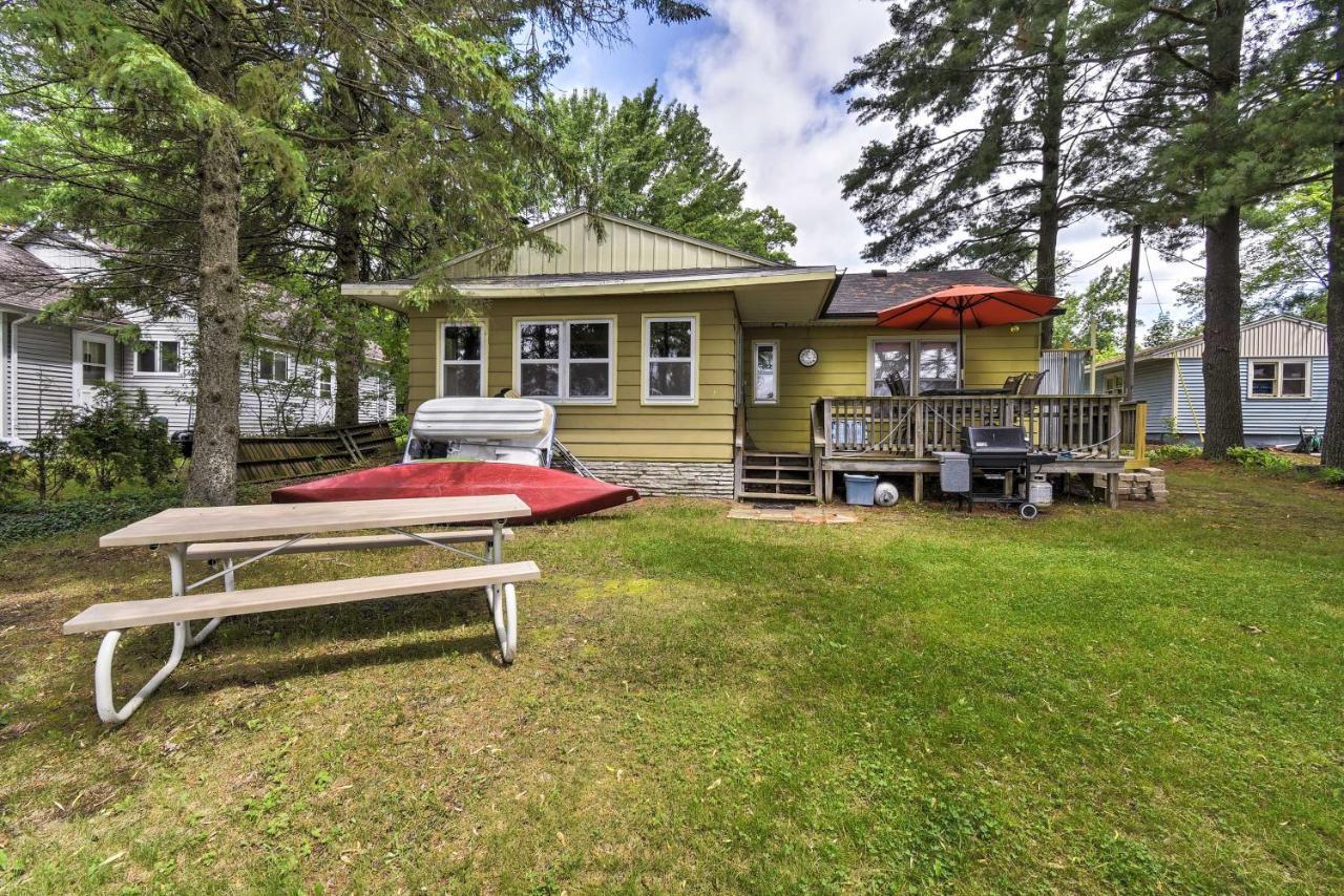 Cozy Wautoma Home With Boats And Dock On Bughs Lake! Exterior photo