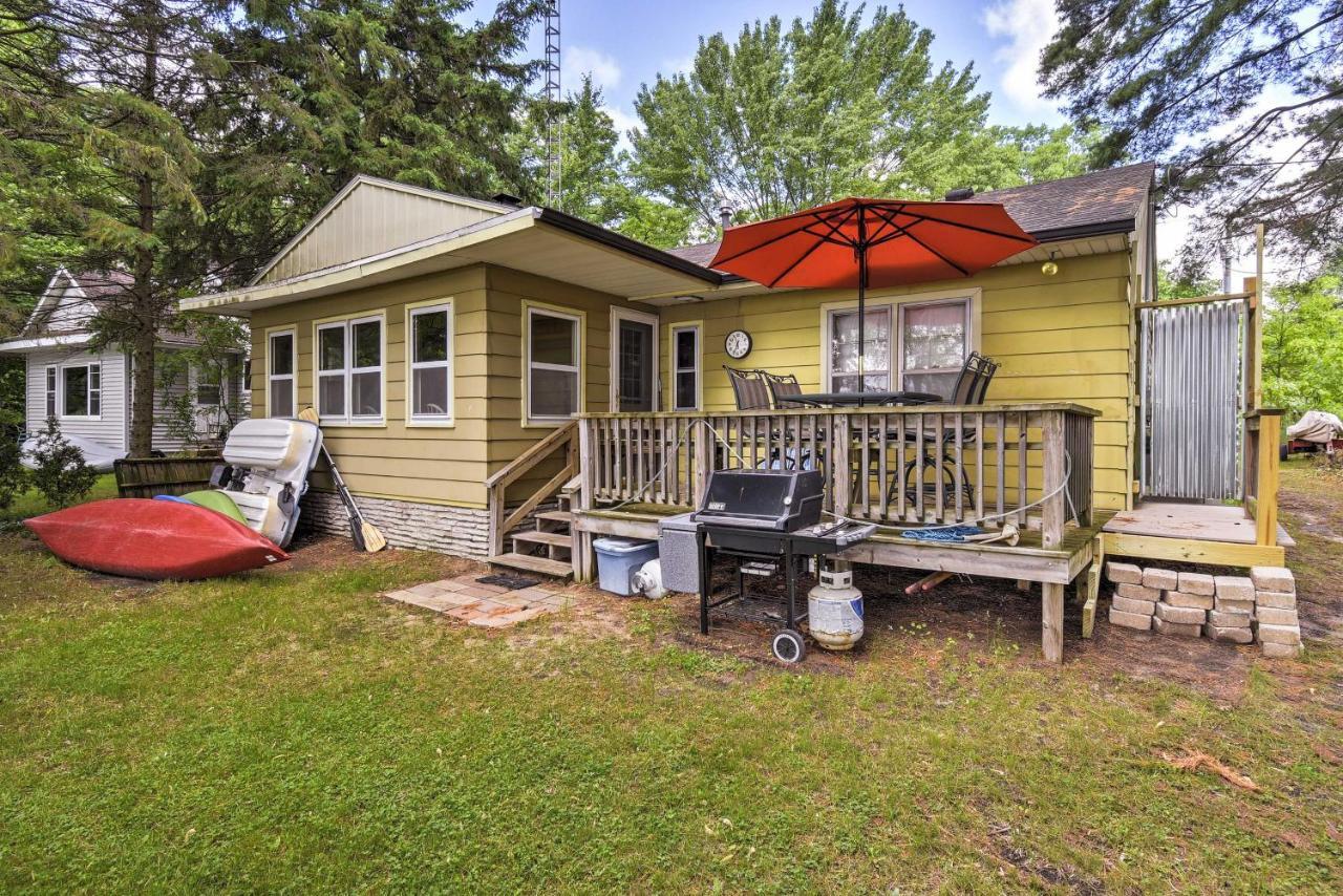 Cozy Wautoma Home With Boats And Dock On Bughs Lake! Exterior photo