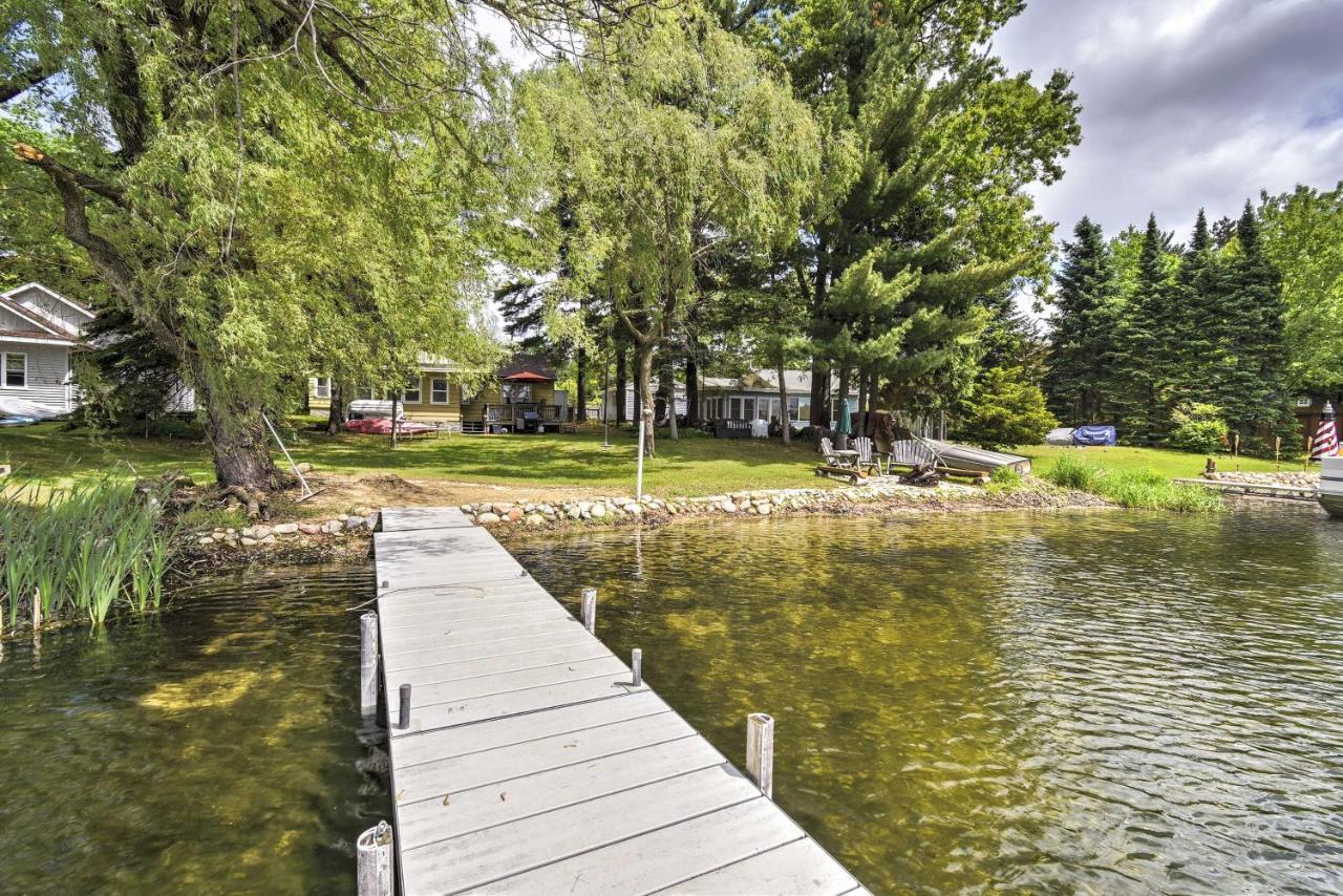 Cozy Wautoma Home With Boats And Dock On Bughs Lake! Exterior photo