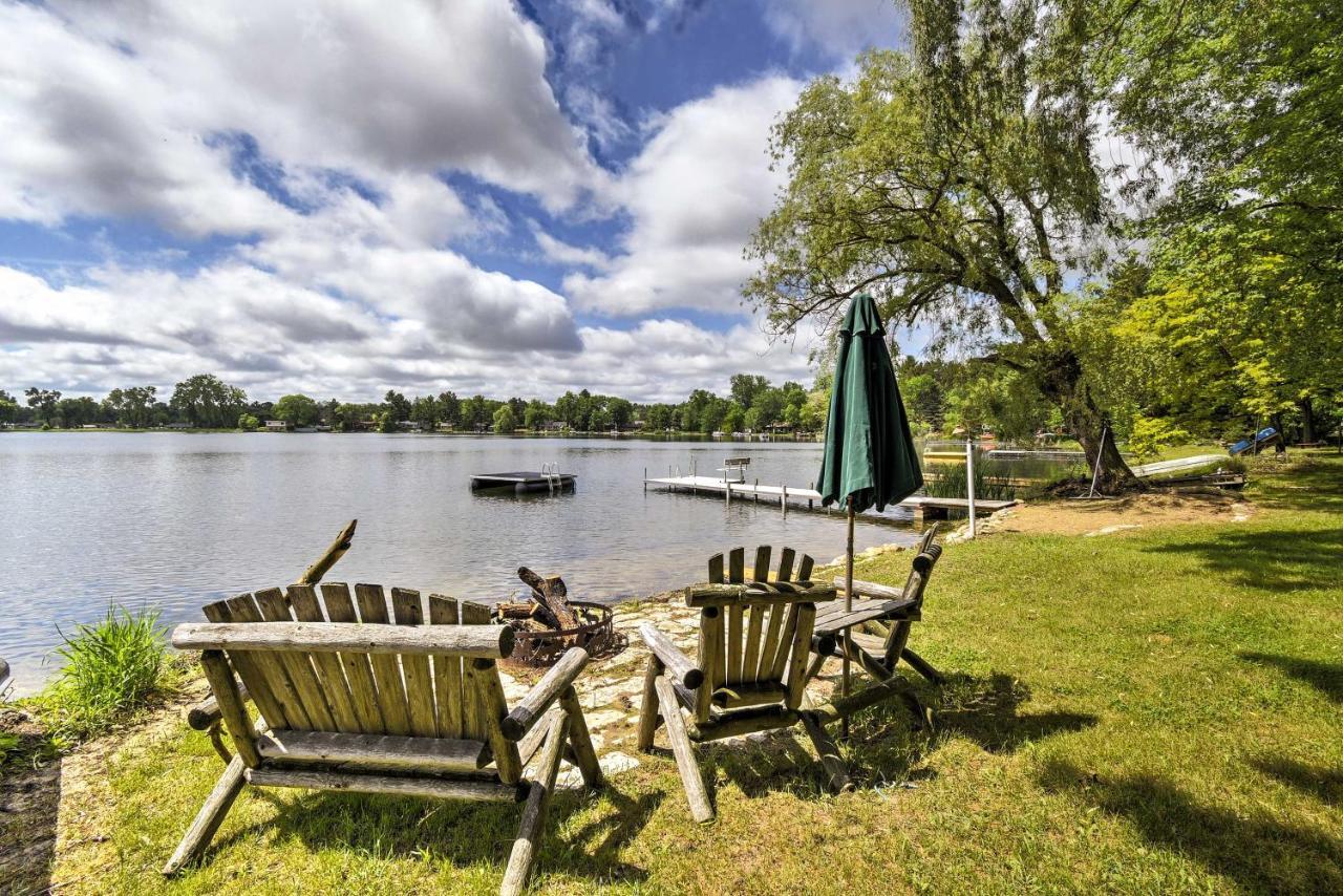 Cozy Wautoma Home With Boats And Dock On Bughs Lake! Exterior photo