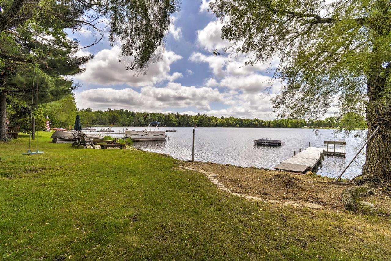 Cozy Wautoma Home With Boats And Dock On Bughs Lake! Exterior photo